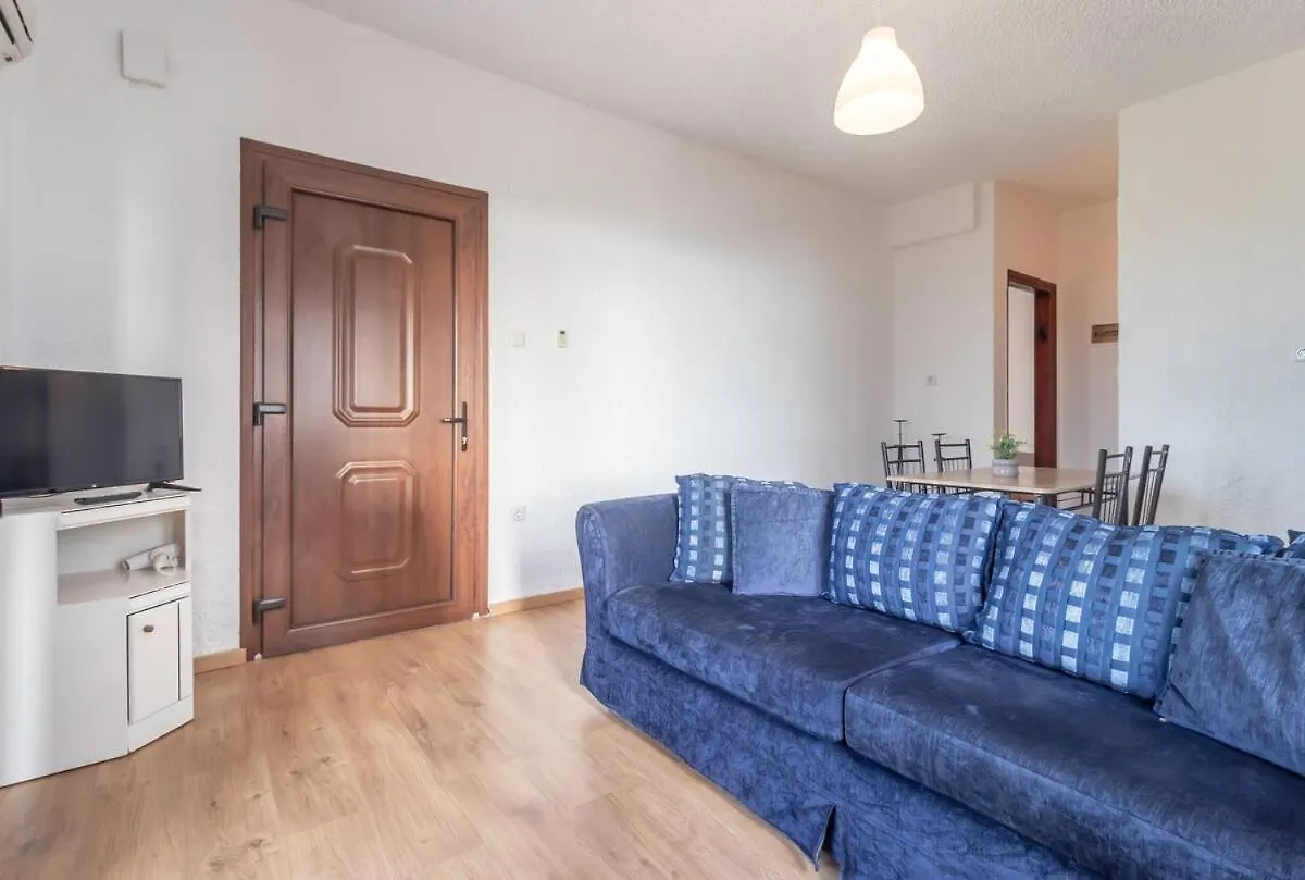 Properstay 105 - Waterside Flat بوليخرونو 0*,  اليونان